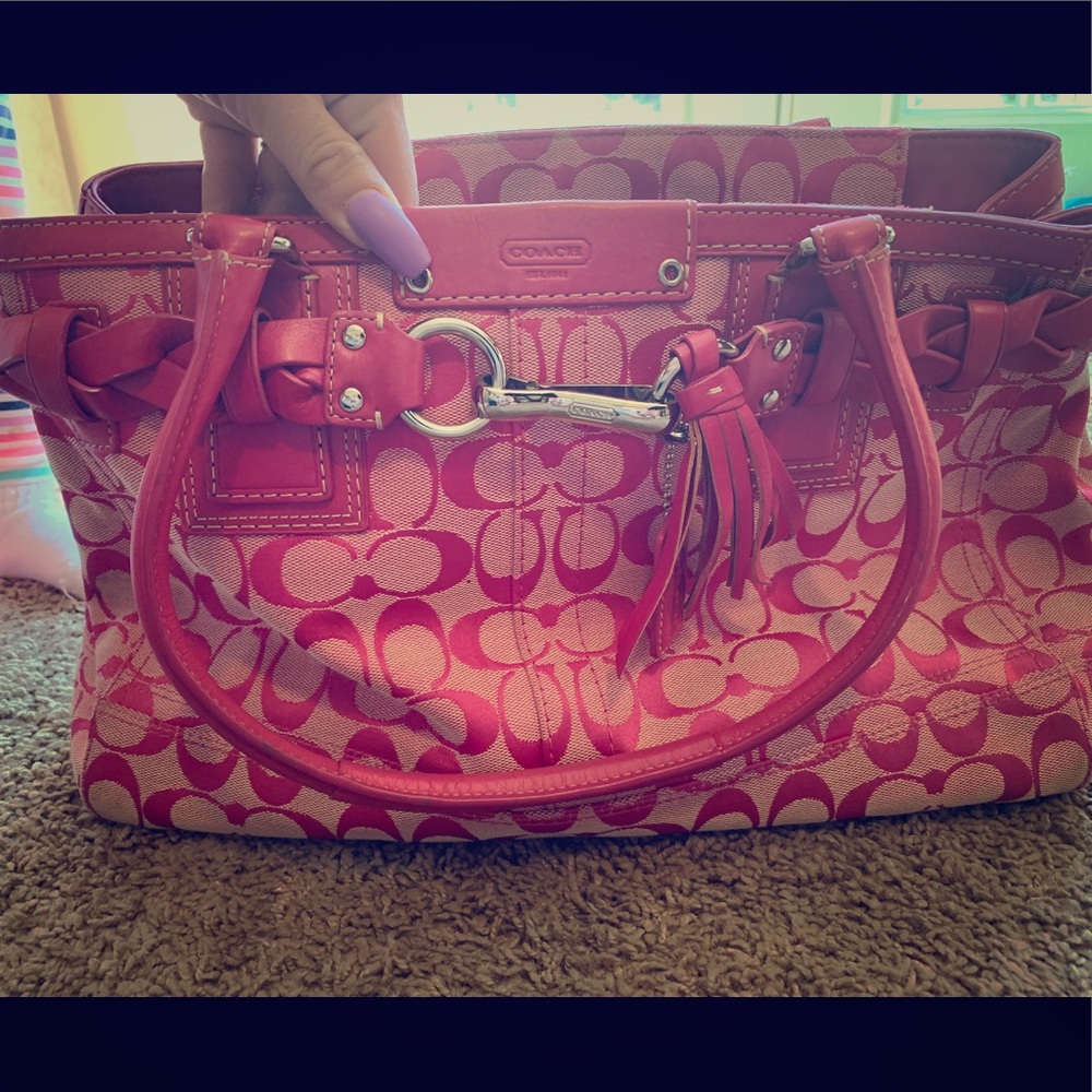 Medium authentic Coach bag